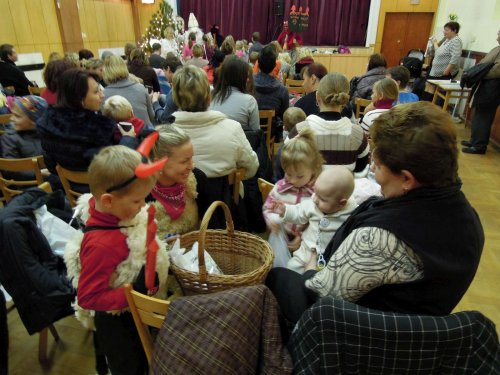 Mikulášské zpívání u stromečku - 6.12.2013