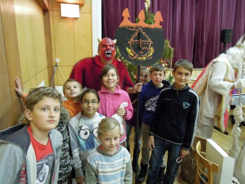 Mikulášské zpívání u stromečku - 6.12.2013