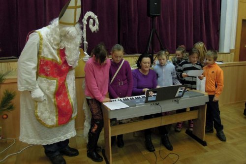 Mikulášské zpívání u stromečku - 6.12.2013