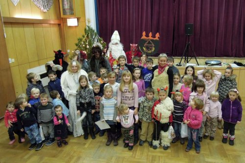 Mikulášské zpívání u stromečku - 6.12.2013