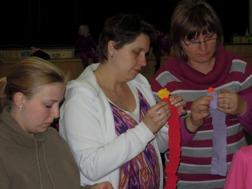 Přípravy na Královničky aneb Nosení létečka v Podolí - 27.3.2014