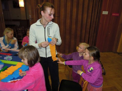 Přípravy na Královničky aneb Nosení létečka v Podolí - 27.3.2014