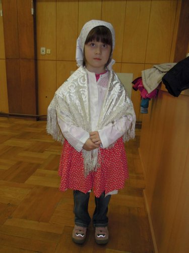 Přípravy na Královničky aneb Nosení létečka v Podolí - 27.3.2014