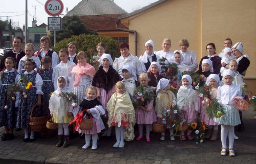 Královničky aneb Nosení létečka v Podolí - 6.4.2014