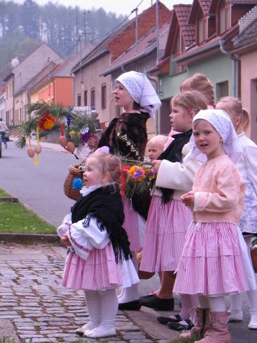 Královničky aneb Nosení létečka v Podolí - 6.4.2014