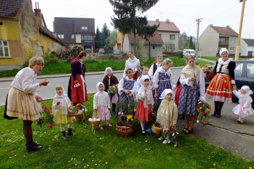 Královničky aneb Nosení létečka v Podolí - 6.4.2014