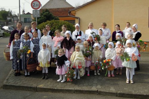 Královničky aneb Nosení létečka v Podolí - 6.4.2014