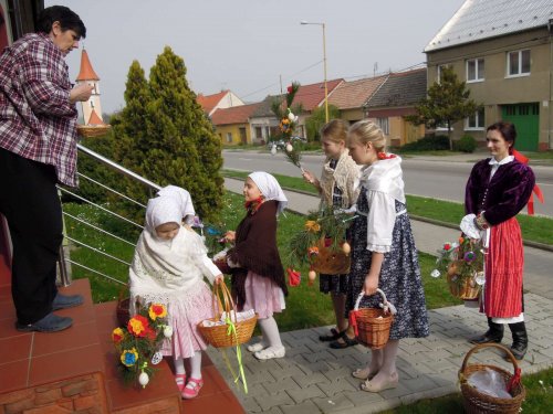 Královničky aneb Nosení létečka v Podolí - 6.4.2014