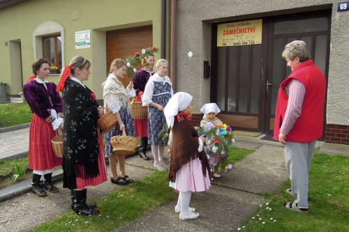 Královničky aneb Nosení létečka v Podolí - 6.4.2014