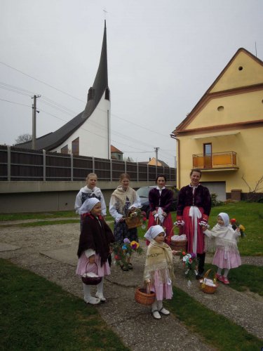 Královničky aneb Nosení létečka v Podolí - 6.4.2014