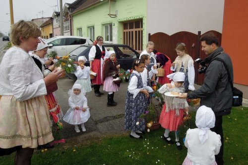 Královničky aneb Nosení létečka v Podolí - 6.4.2014