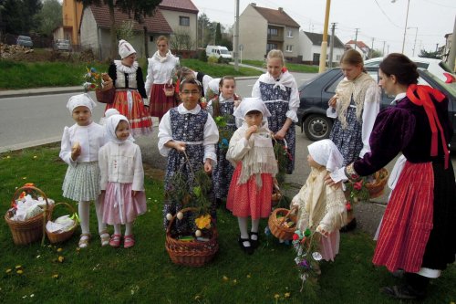 Královničky aneb Nosení létečka v Podolí - 6.4.2014