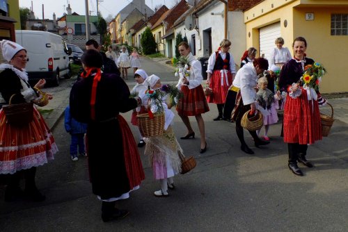 Královničky aneb Nosení létečka v Podolí - 6.4.2014