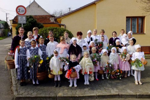 Královničky aneb Nosení létečka v Podolí - 6.4.2014
