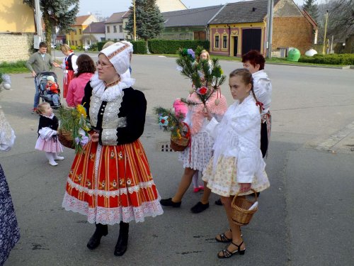 Královničky aneb Nosení létečka v Podolí - 6.4.2014