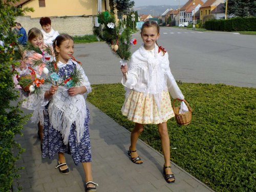 Královničky aneb Nosení létečka v Podolí - 6.4.2014