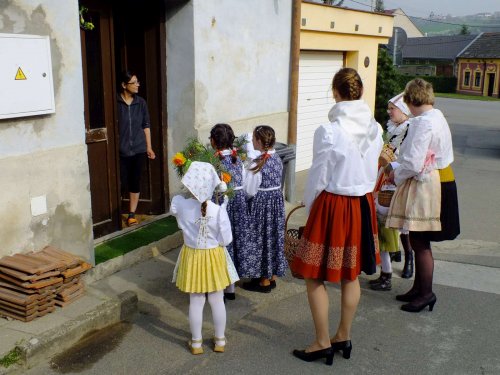 Královničky aneb Nosení létečka v Podolí - 6.4.2014