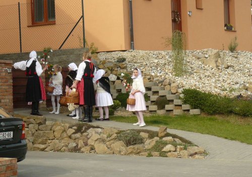 Královničky aneb Nosení létečka v Podolí - 6.4.2014