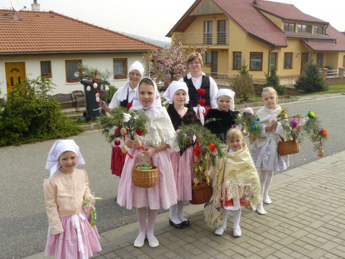 Královničky aneb Nosení létečka v Podolí - 6.4.2014
