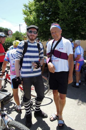 Peleton Na kole dětem s Josefem Zimovčákem se zastavil i v Podolí - 6.6.2014