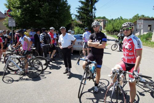 Peleton Na kole dětem s Josefem Zimovčákem se zastavil i v Podolí - 6.6.2014