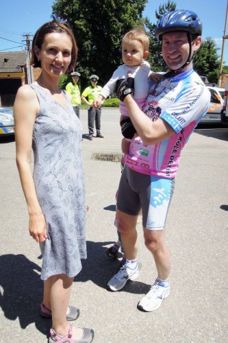 Peleton Na kole dětem s Josefem Zimovčákem se zastavil i v Podolí - 6.6.2014