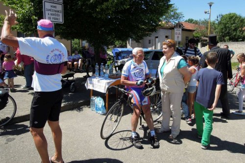 Peleton Na kole dětem s Josefem Zimovčákem se zastavil i v Podolí - 6.6.2014