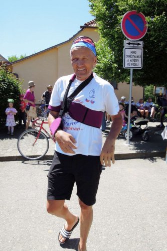 Peleton Na kole dětem s Josefem Zimovčákem se zastavil i v Podolí - 6.6.2014
