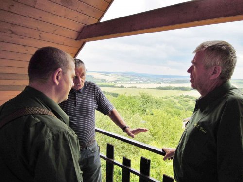 Prohlídka zrekonstruované myslivecké chaty v Lipinách - 21.6.2014