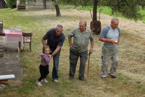 Prohlídka zrekonstruované myslivecké chaty v Lipinách - 21.6.2014