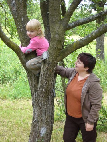 Prohlídka zrekonstruované myslivecké chaty v Lipinách - 21.6.2014
