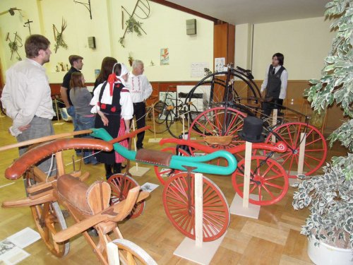 Soubor /2014-10-18-vystava-historickych-kol-22.jpg