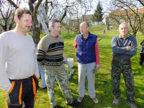 Jarní údržba školní zahrady - 11.4.2015