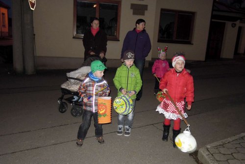 Lampionový průvod a slet broučků - 19.11.2015
