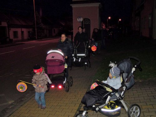 Lampionový průvod a slet broučků - 19.11.2015