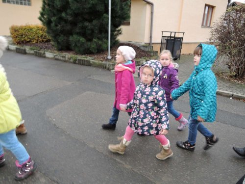 Družba ZŠ a MŠ Častkovce - přivítání MŠ na obecním úřadě v Podolí - 20.11.2015