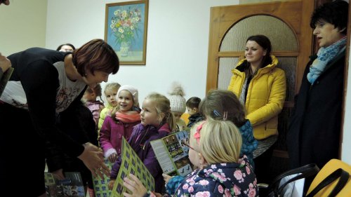 Družba ZŠ a MŠ Častkovce - přivítání MŠ na obecním úřadě v Podolí - 20.11.2015