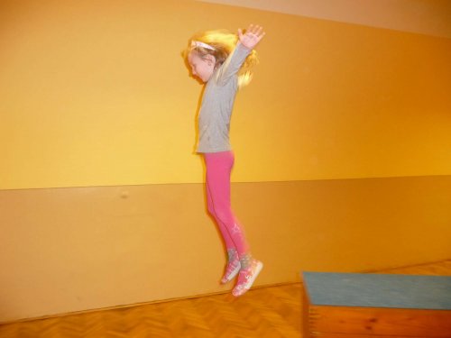 Gymnastický kroužek pro dívky ve věku 6 - 11 let - 7.12.2015