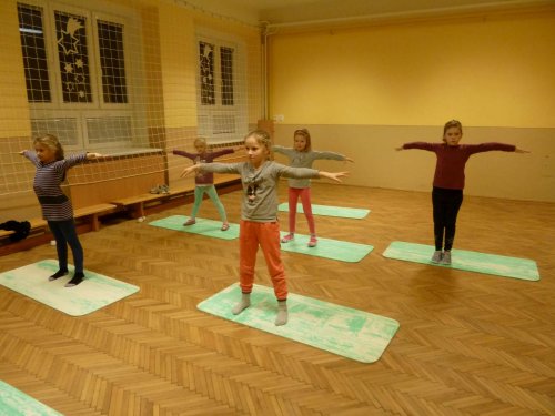 Gymnastický kroužek pro dívky ve věku 6 - 11 let - 7.12.2015
