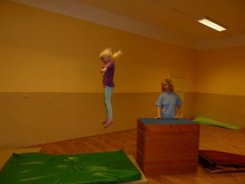 Gymnastický kroužek pro dívky ve věku 6 - 11 let - 7.12.2015