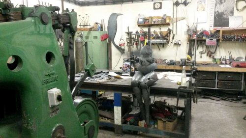 Výroba a instalace soch od kováře Víti Bobčíka do duchovně-relaxačního areálu - 21.12.2015