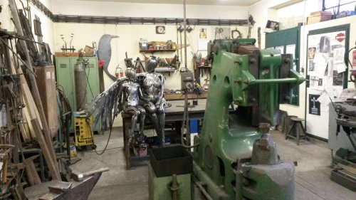 Výroba a instalace soch od kováře Víti Bobčíka do duchovně-relaxačního areálu - 21.12.2015