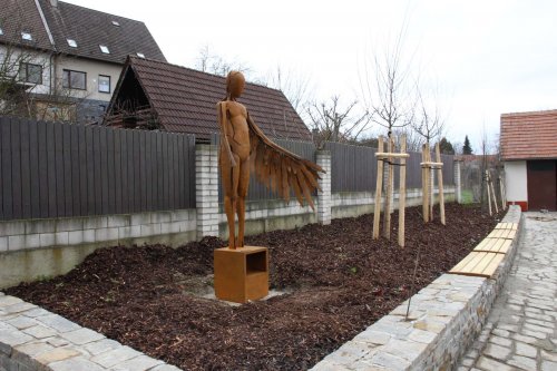 Výroba a instalace soch od kováře Víti Bobčíka do duchovně-relaxačního areálu - 21.12.2015