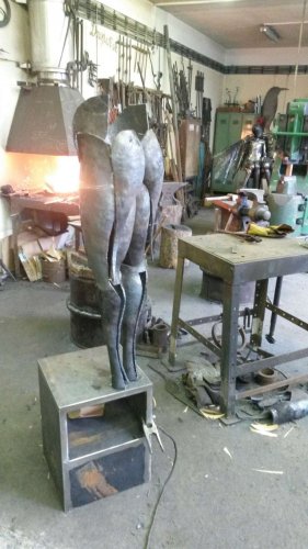 Výroba a instalace soch od kováře Víti Bobčíka do duchovně-relaxačního areálu - 21.12.2015