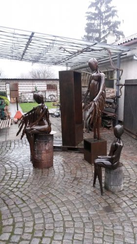 Výroba a instalace soch od kováře Víti Bobčíka do duchovně-relaxačního areálu - 21.12.2015