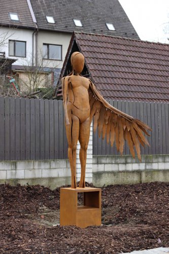 Výroba a instalace soch od kováře Víti Bobčíka do duchovně-relaxačního areálu - 21.12.2015