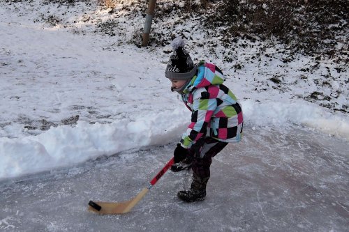 Bruslení na hřišti ve Žlebě - 22.1.2016