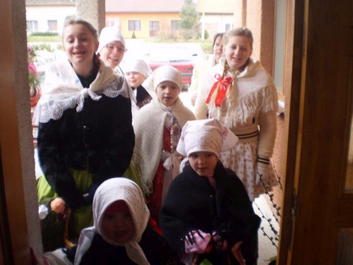 Královničky - nosení létečka v Podolí - 13.3.2016