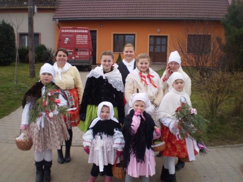 Královničky - nosení létečka v Podolí - 13.3.2016