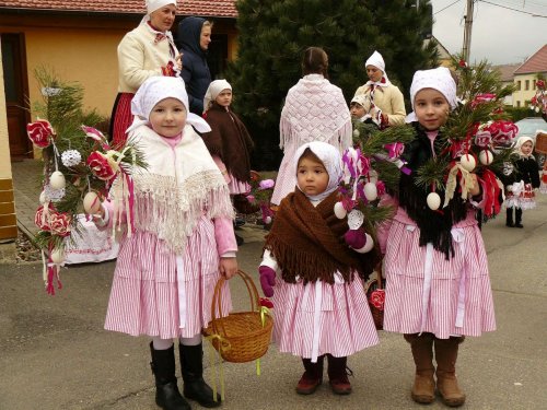 Královničky - nosení létečka v Podolí - 13.3.2016